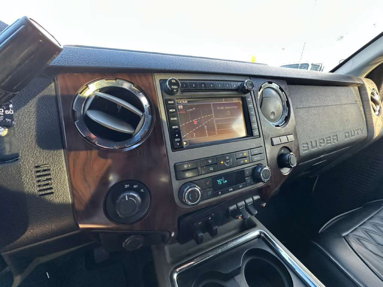 Ford F-350 SD Lariat Crew Cab 4WD 2011