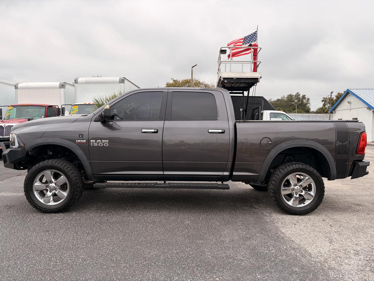 RAM 1500 Big Horn 4x2 Crew Cab 6'4" Box 2018