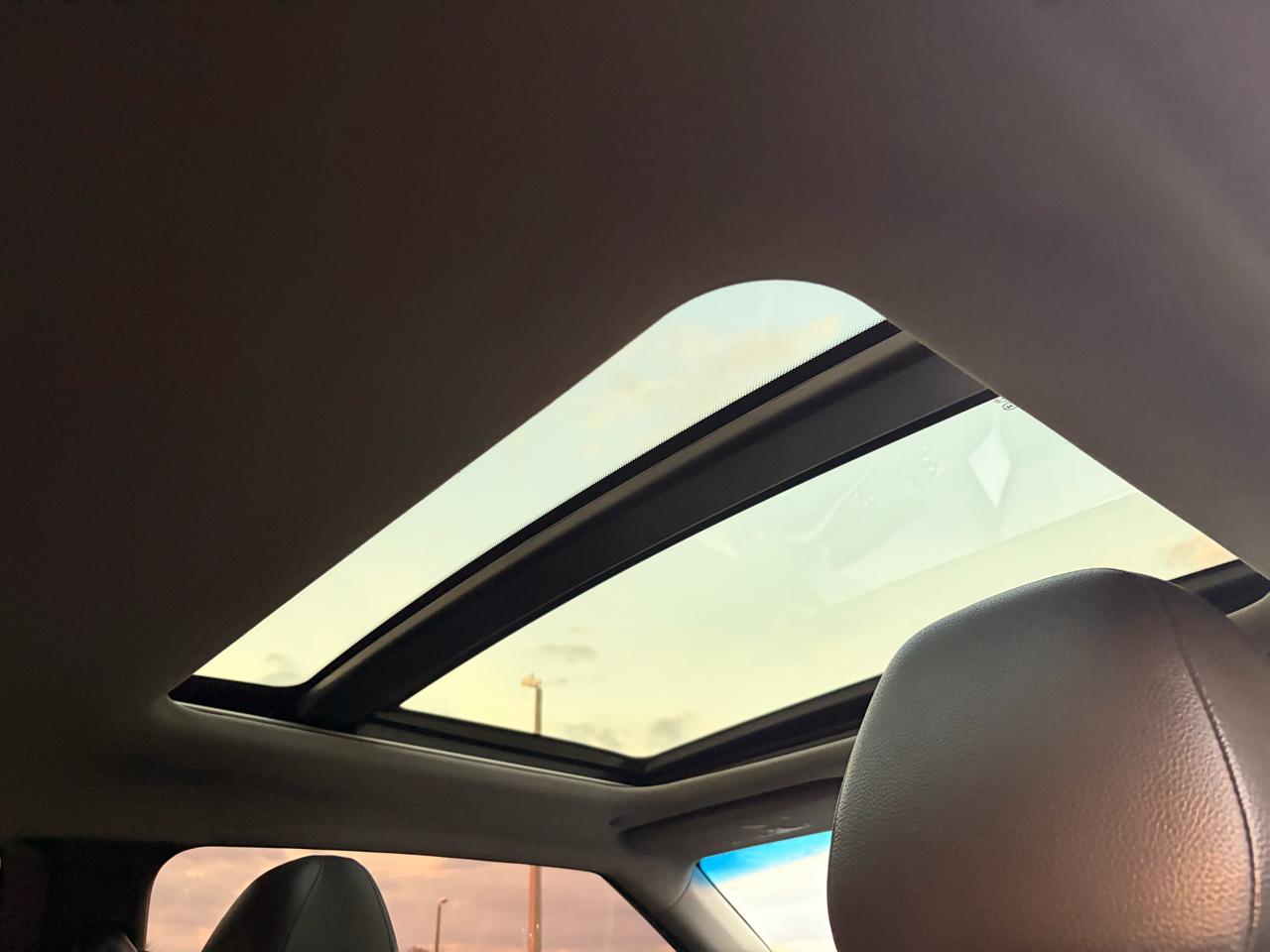 Hyundai Veloster Base 2013