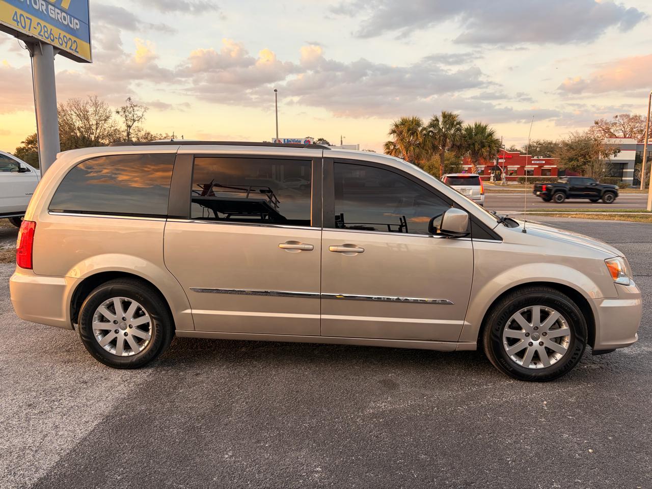 Chrysler Town & Country Touring 2014