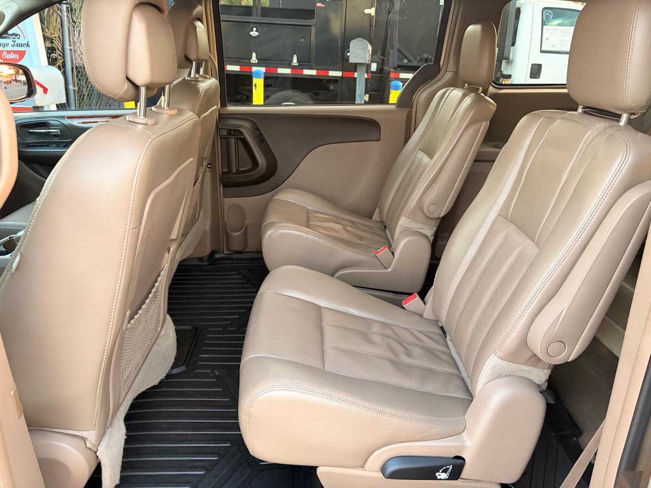 Chrysler Town & Country Touring 2014