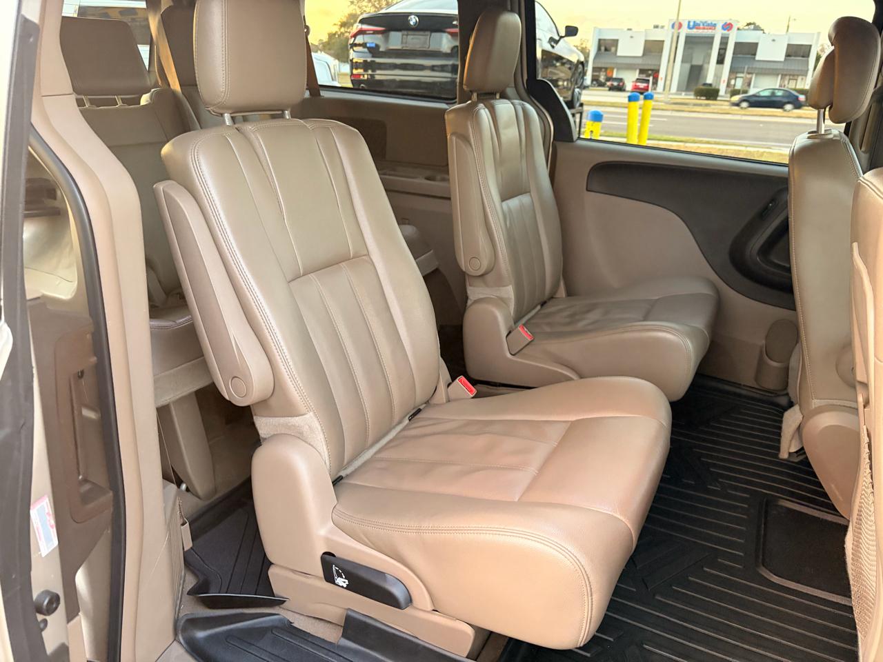 Chrysler Town & Country Touring 2014