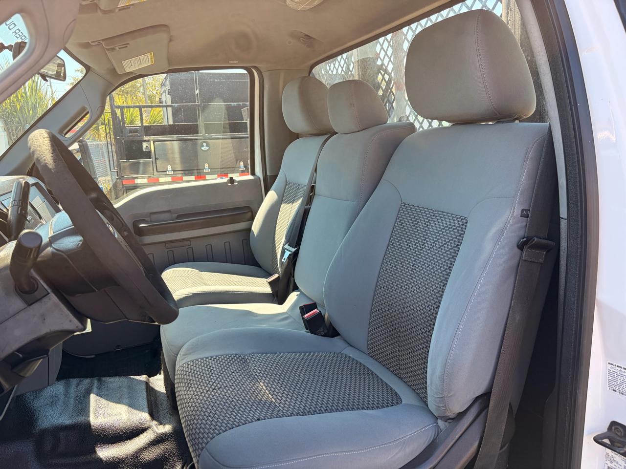 Ford F-550 Regular Cab DRW 2WD 2015