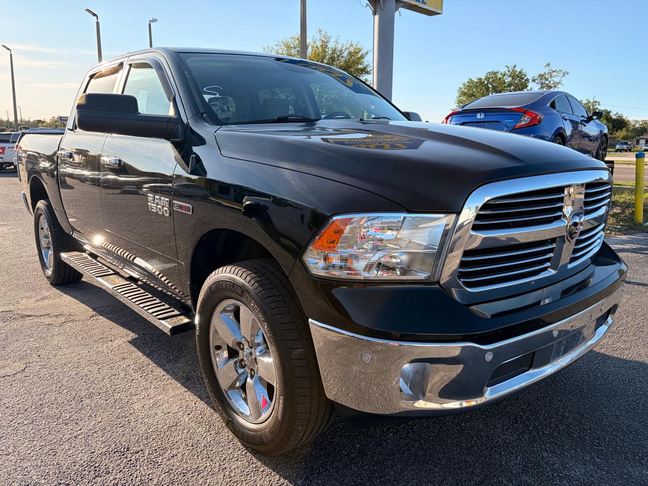 RAM 1500 4WD Crew Cab 149" Big Horn 2017