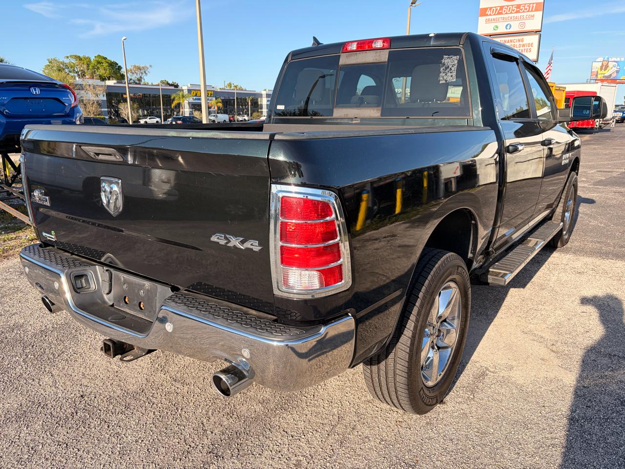 RAM 1500 4WD Crew Cab 149" Big Horn 2017
