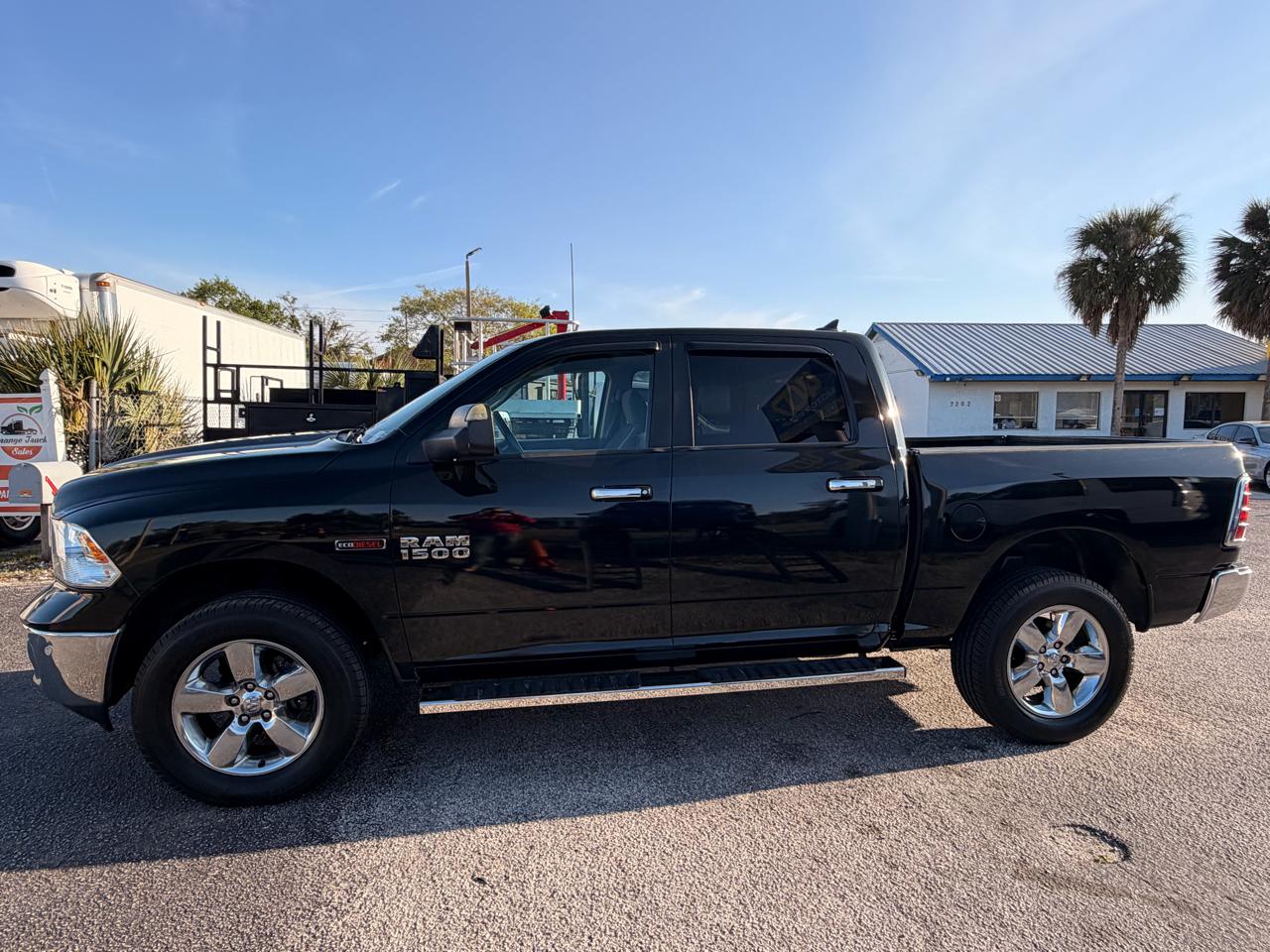 RAM 1500 4WD Crew Cab 149" Big Horn 2017