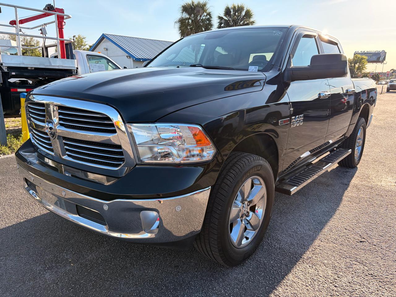 RAM 1500 4WD Crew Cab 149" Big Horn 2017