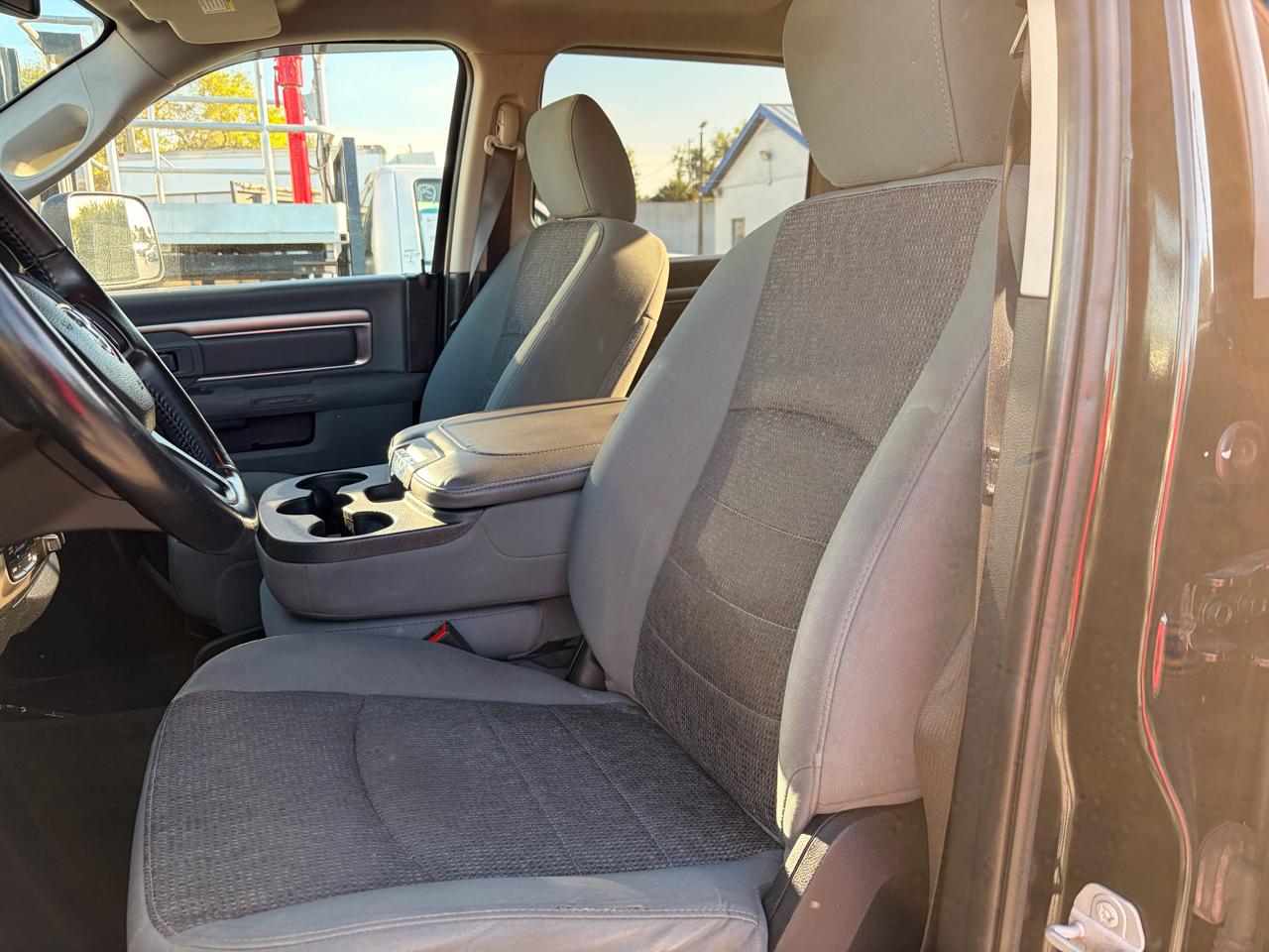 RAM 1500 4WD Crew Cab 149" Big Horn 2017