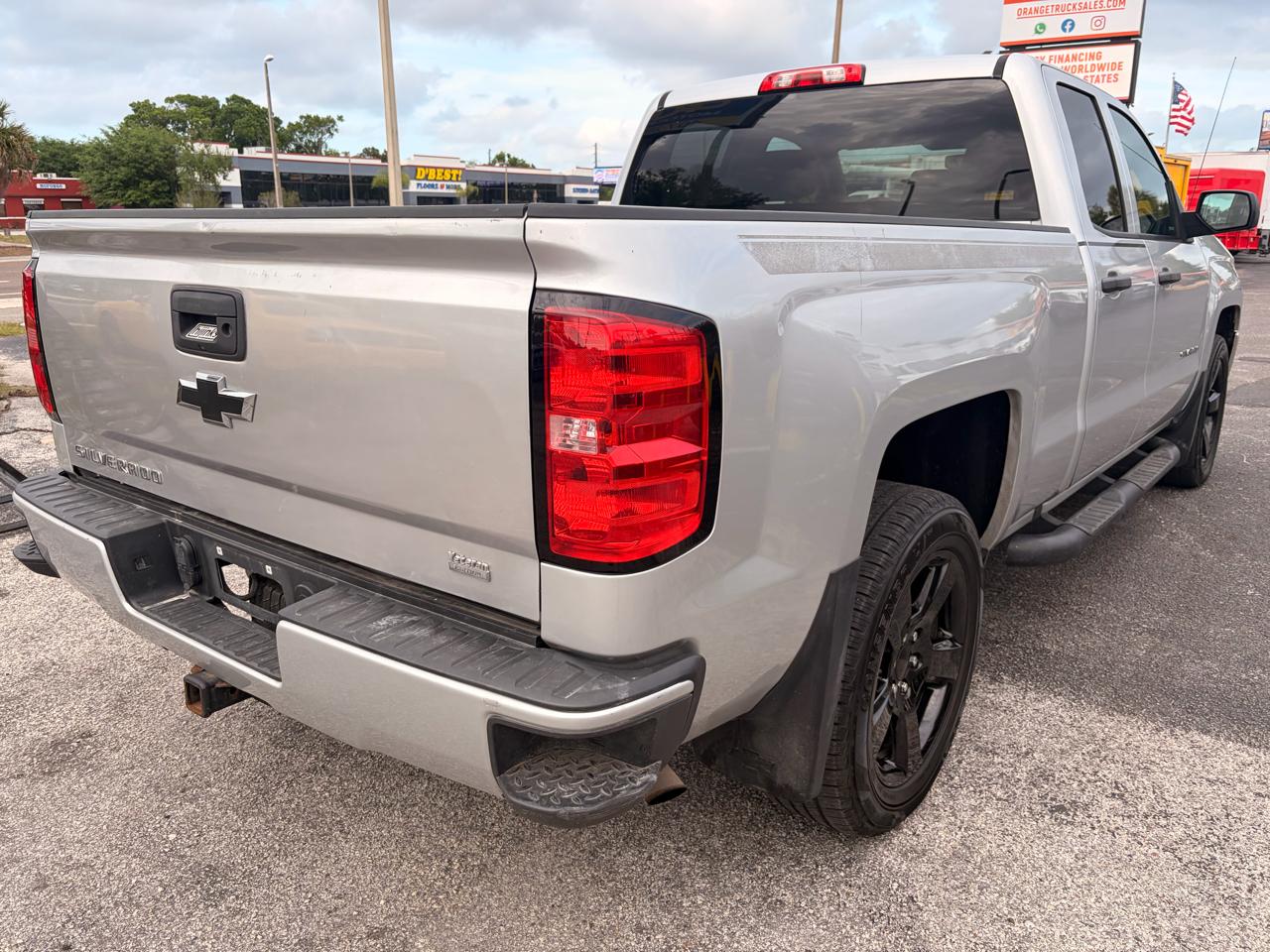 Chevrolet Silverado 1500 4WD Double Cab 143.5" Custom 2018