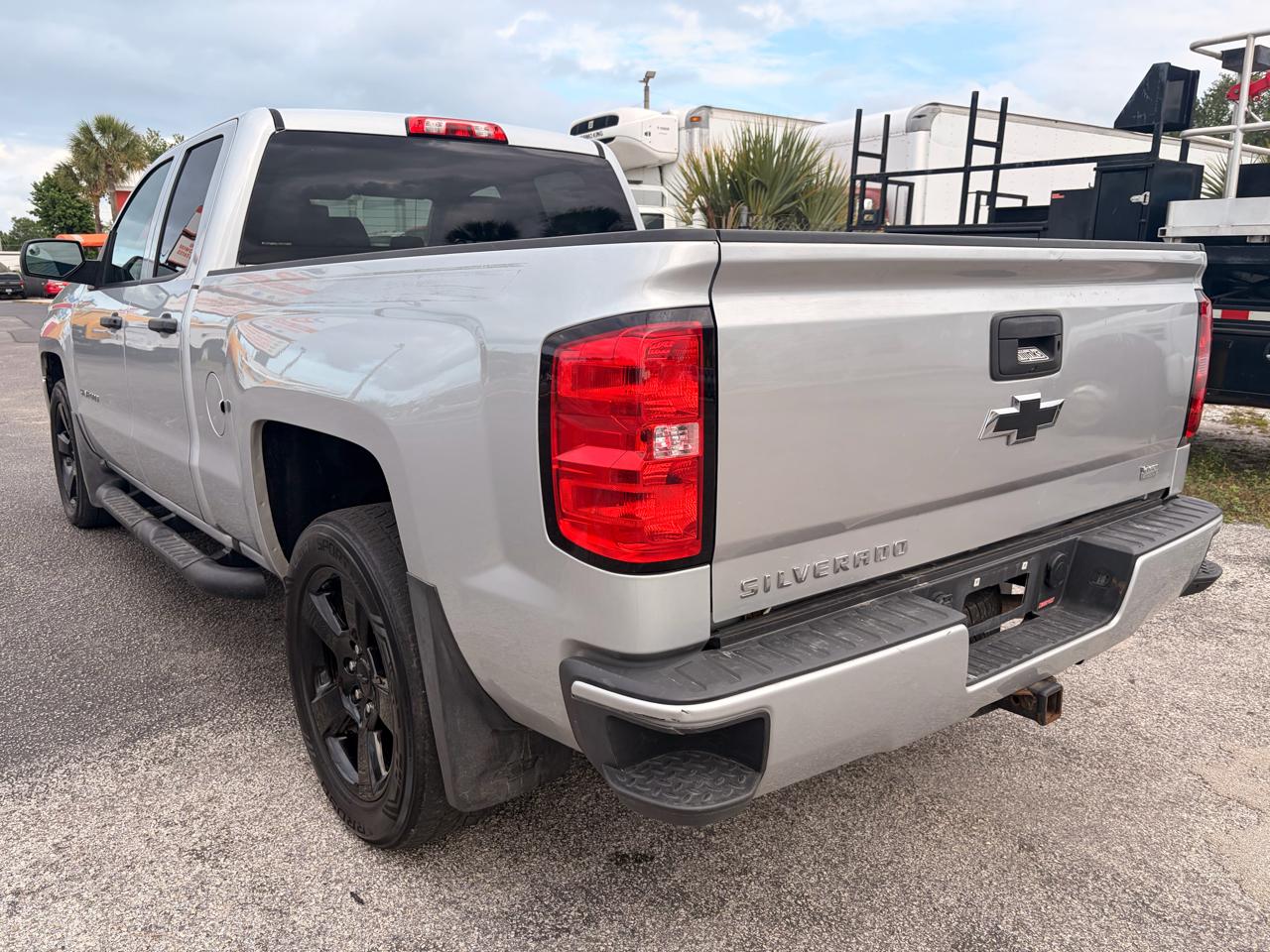 Chevrolet Silverado 1500 4WD Double Cab 143.5" Custom 2018