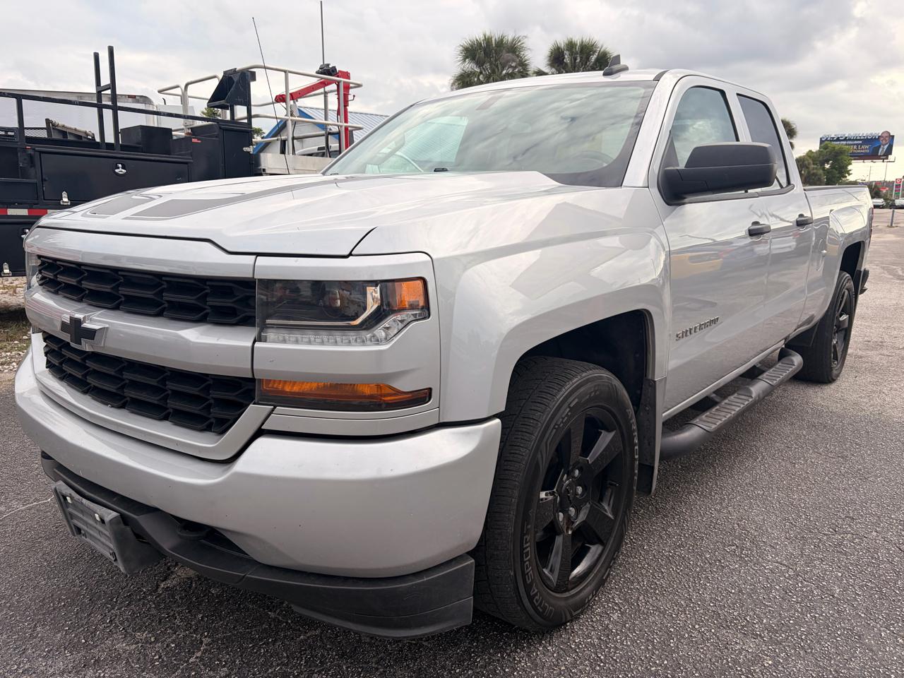 Chevrolet Silverado 1500 4WD Double Cab 143.5" Custom 2018