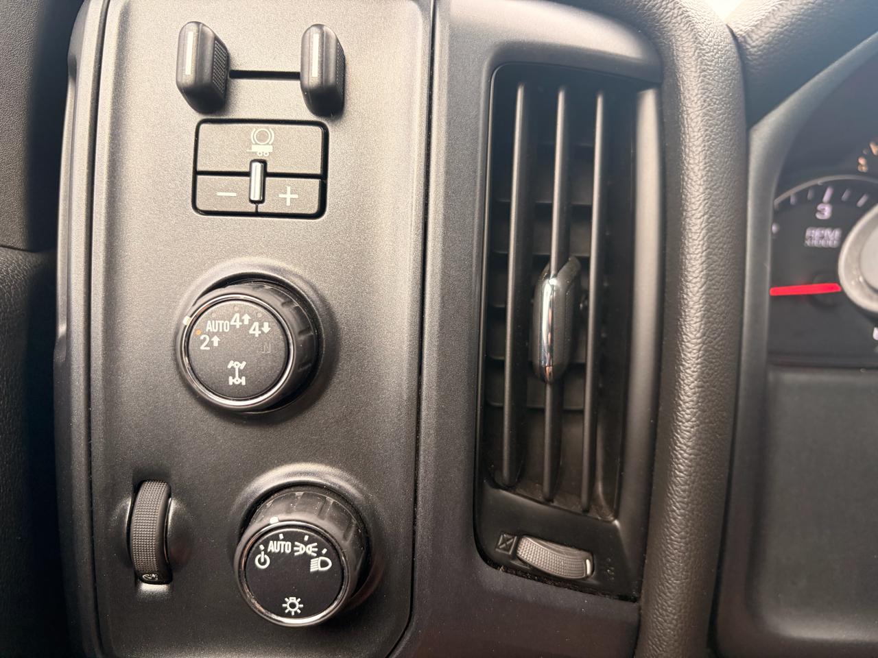 Chevrolet Silverado 1500 4WD Double Cab 143.5" Custom 2018