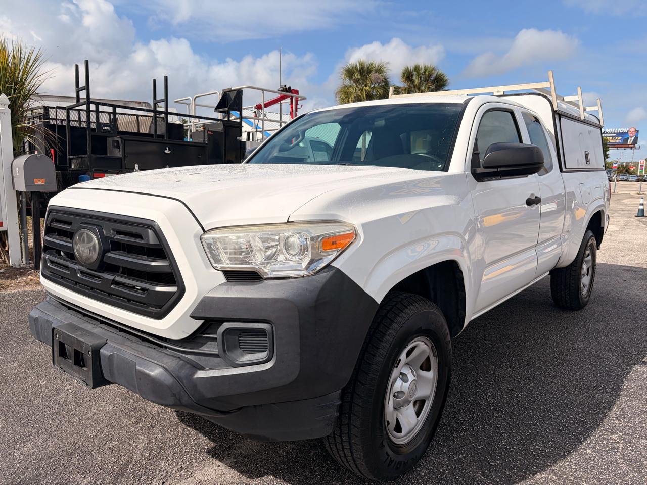 Toyota Tacoma 2WD Access Cab I4 AT SR (Natl) 2018