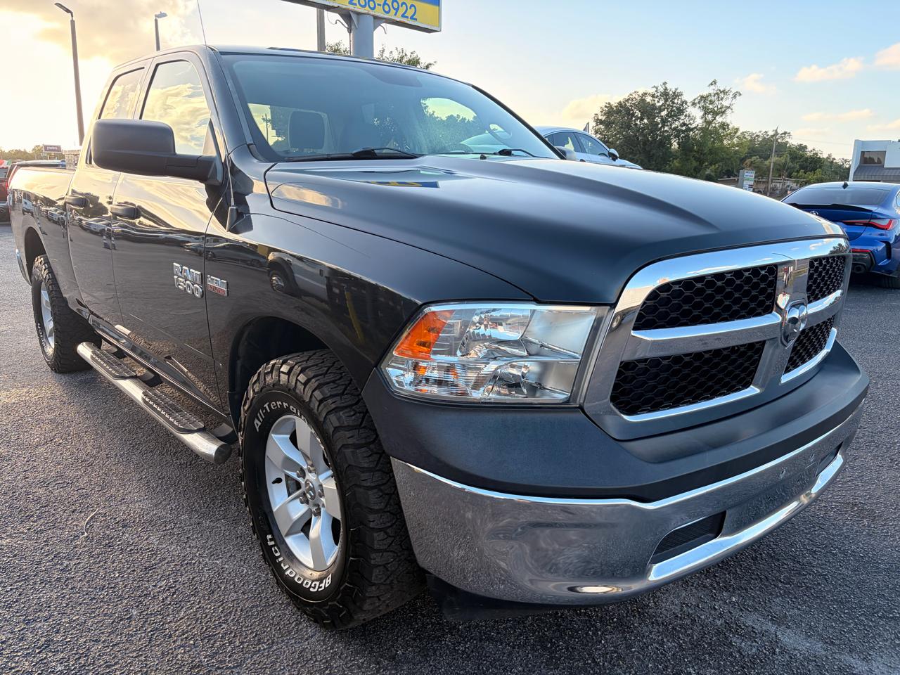 RAM 1500 4WD Quad Cab 140.5" Tradesman 2018