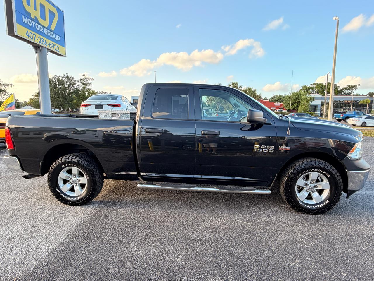RAM 1500 4WD Quad Cab 140.5" Tradesman 2018