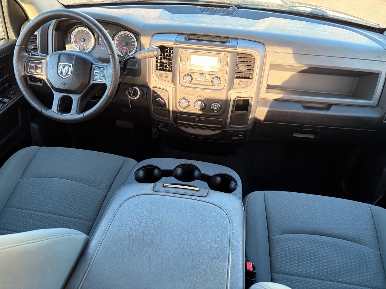 RAM 1500 4WD Quad Cab 140.5" Tradesman 2018