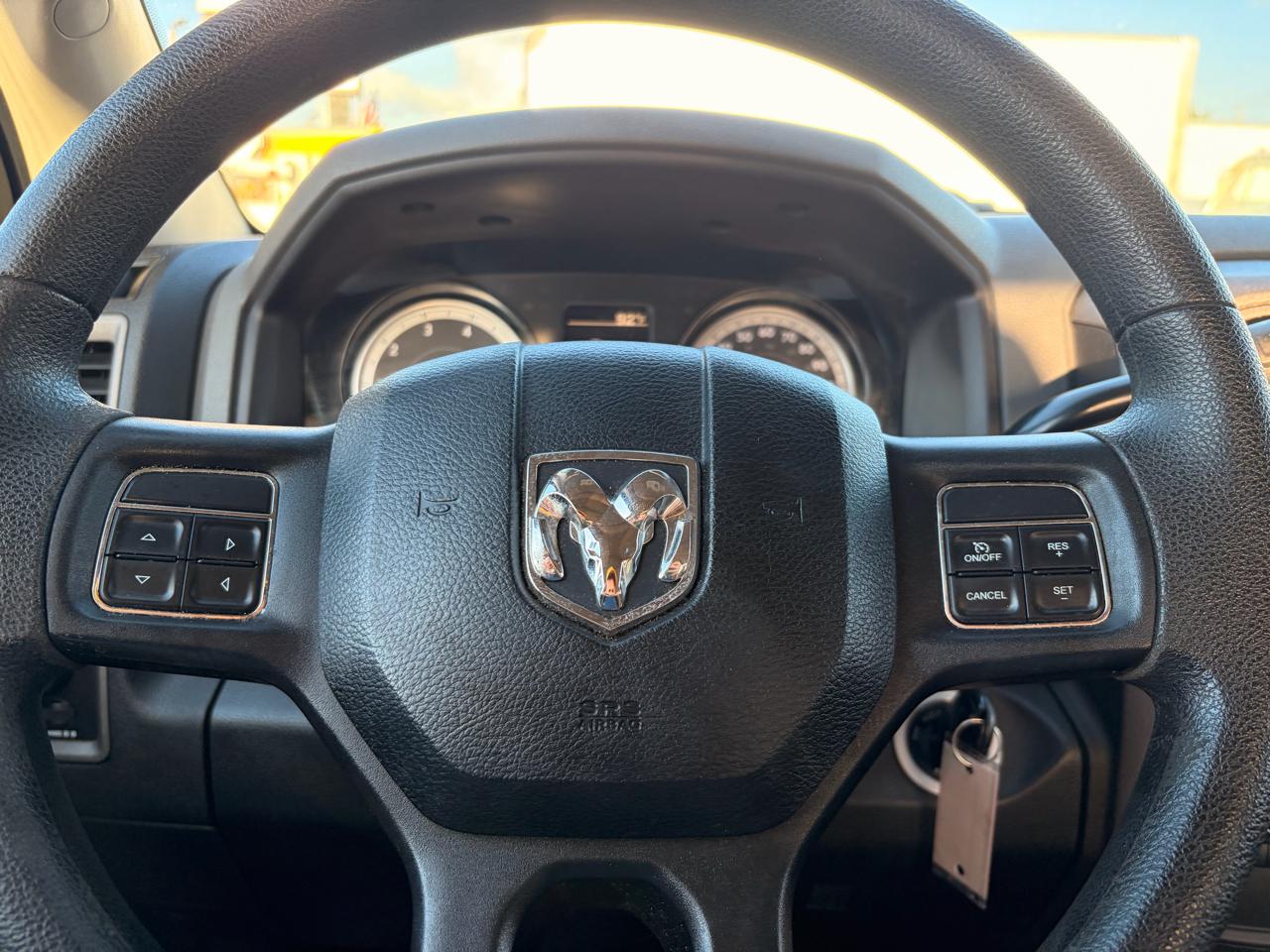 RAM 1500 4WD Quad Cab 140.5" Tradesman 2018