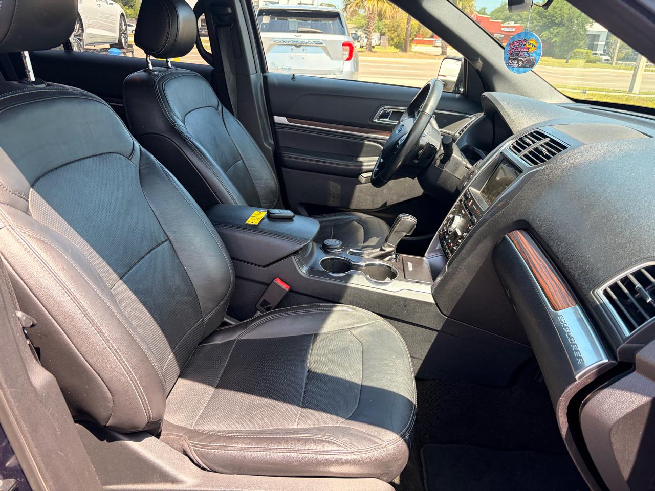 Ford Explorer Limited 4WD 2017