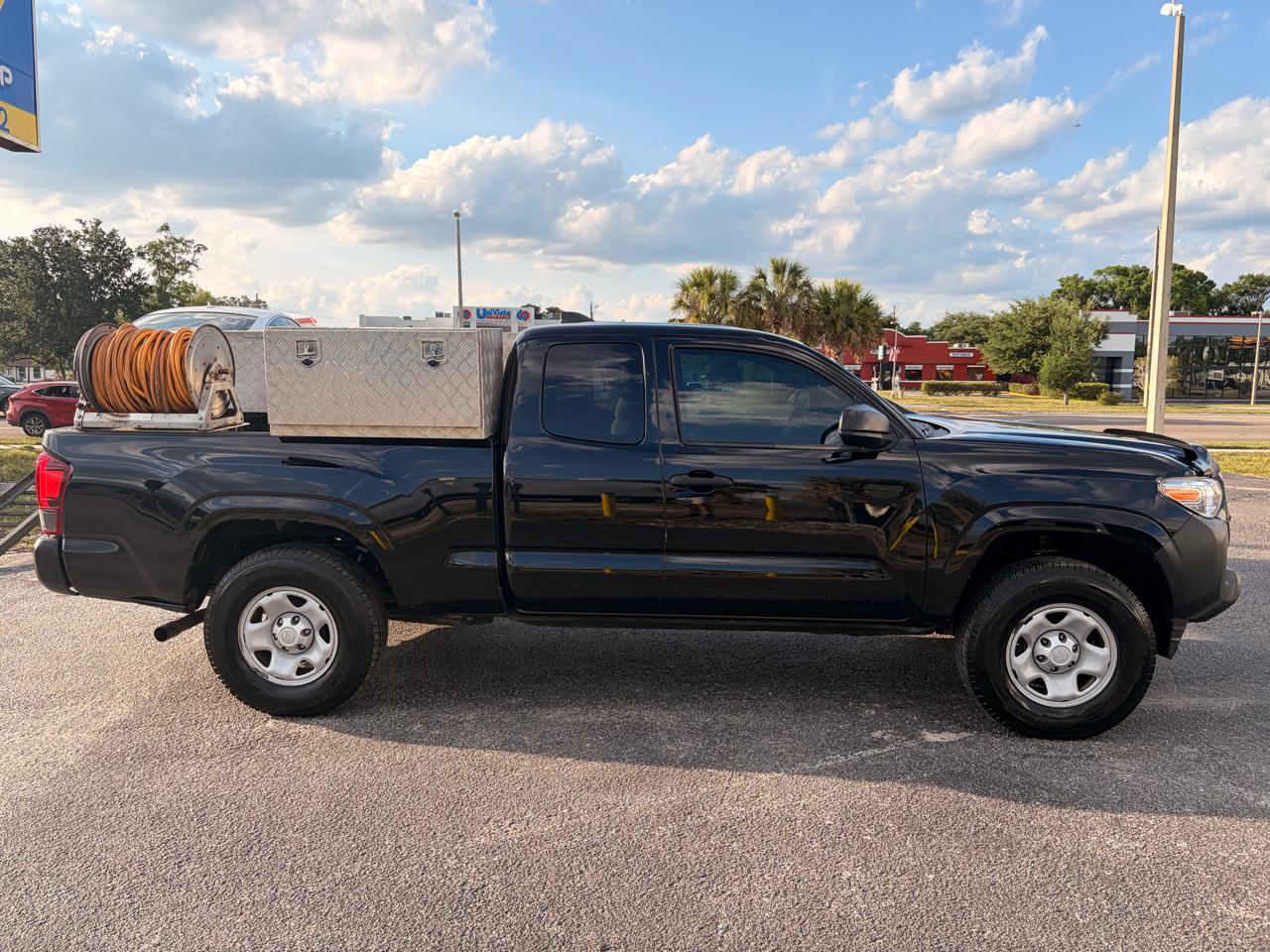 Toyota Tacoma 2WD Access Cab I4 AT SR (Natl) 2020