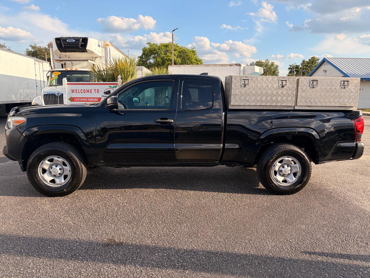 Toyota Tacoma 2WD Access Cab I4 AT SR (Natl) 2020