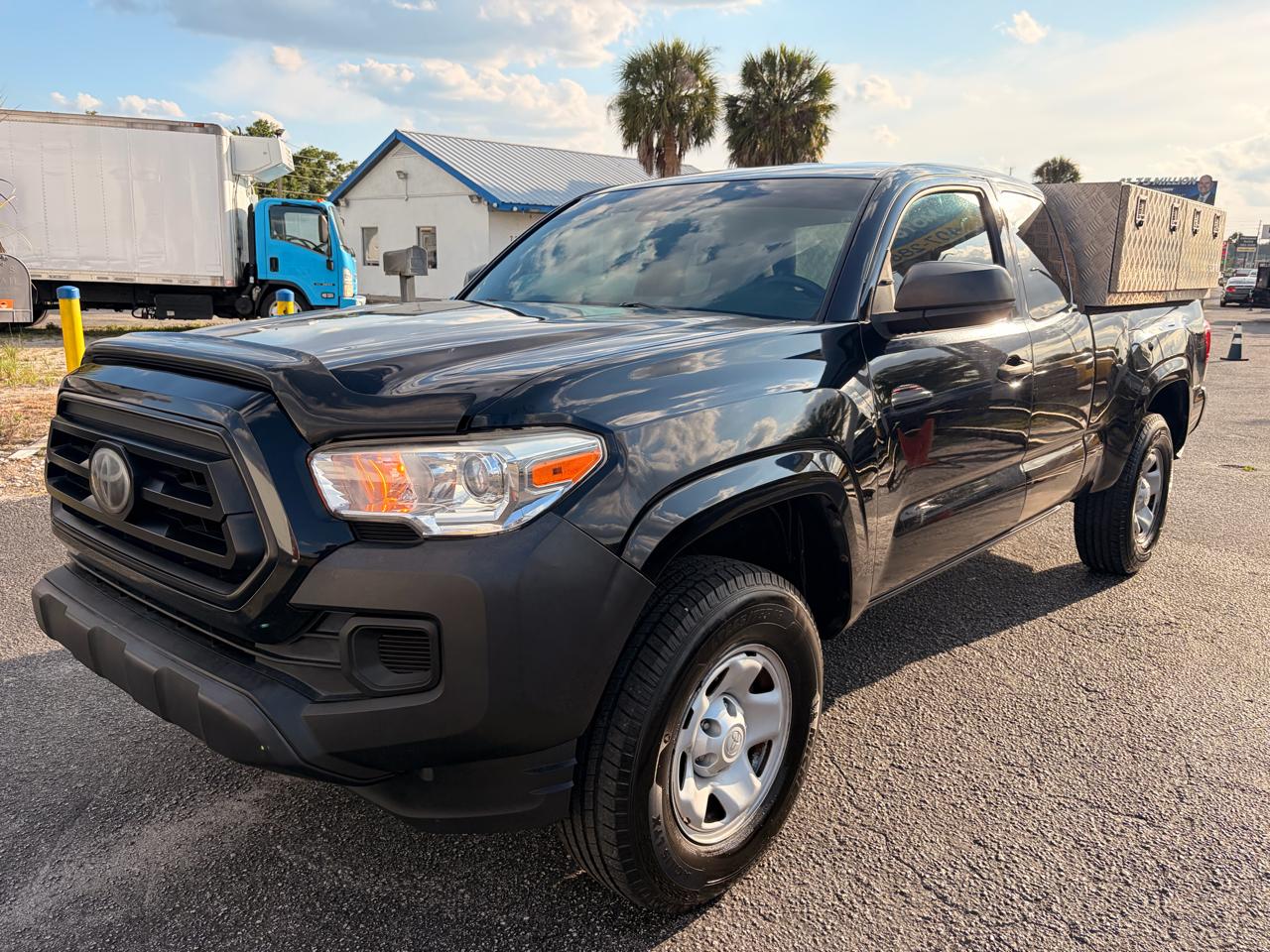 Toyota Tacoma 2WD Access Cab I4 AT SR (Natl) 2020