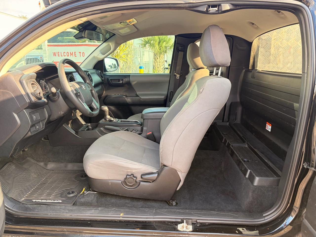 Toyota Tacoma 2WD Access Cab I4 AT SR (Natl) 2020
