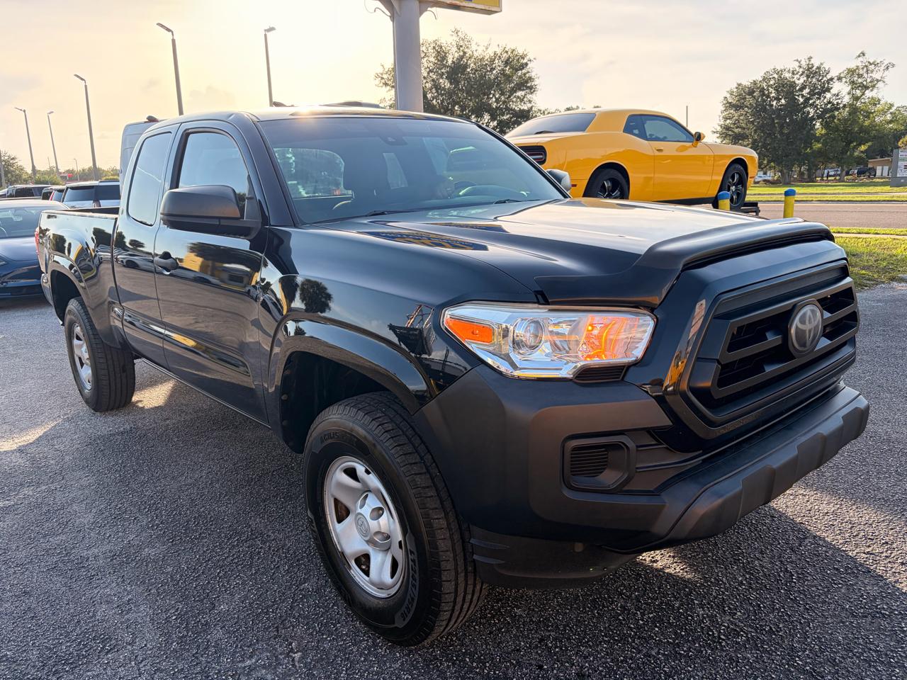 Toyota Tacoma 2WD Access Cab I4 AT SR (Natl) 2020