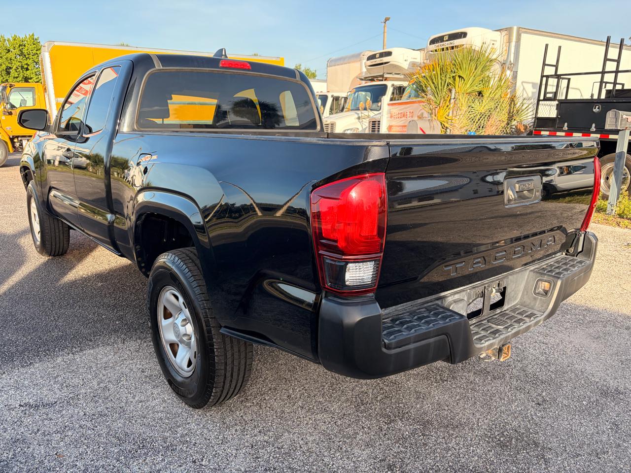 Toyota Tacoma 2WD Access Cab I4 AT SR (Natl) 2020