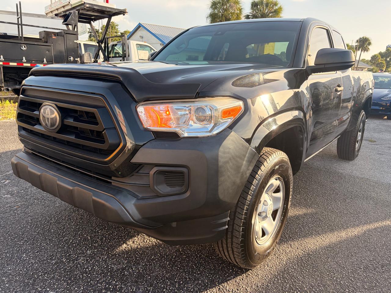 Toyota Tacoma 2WD Access Cab I4 AT SR (Natl) 2020