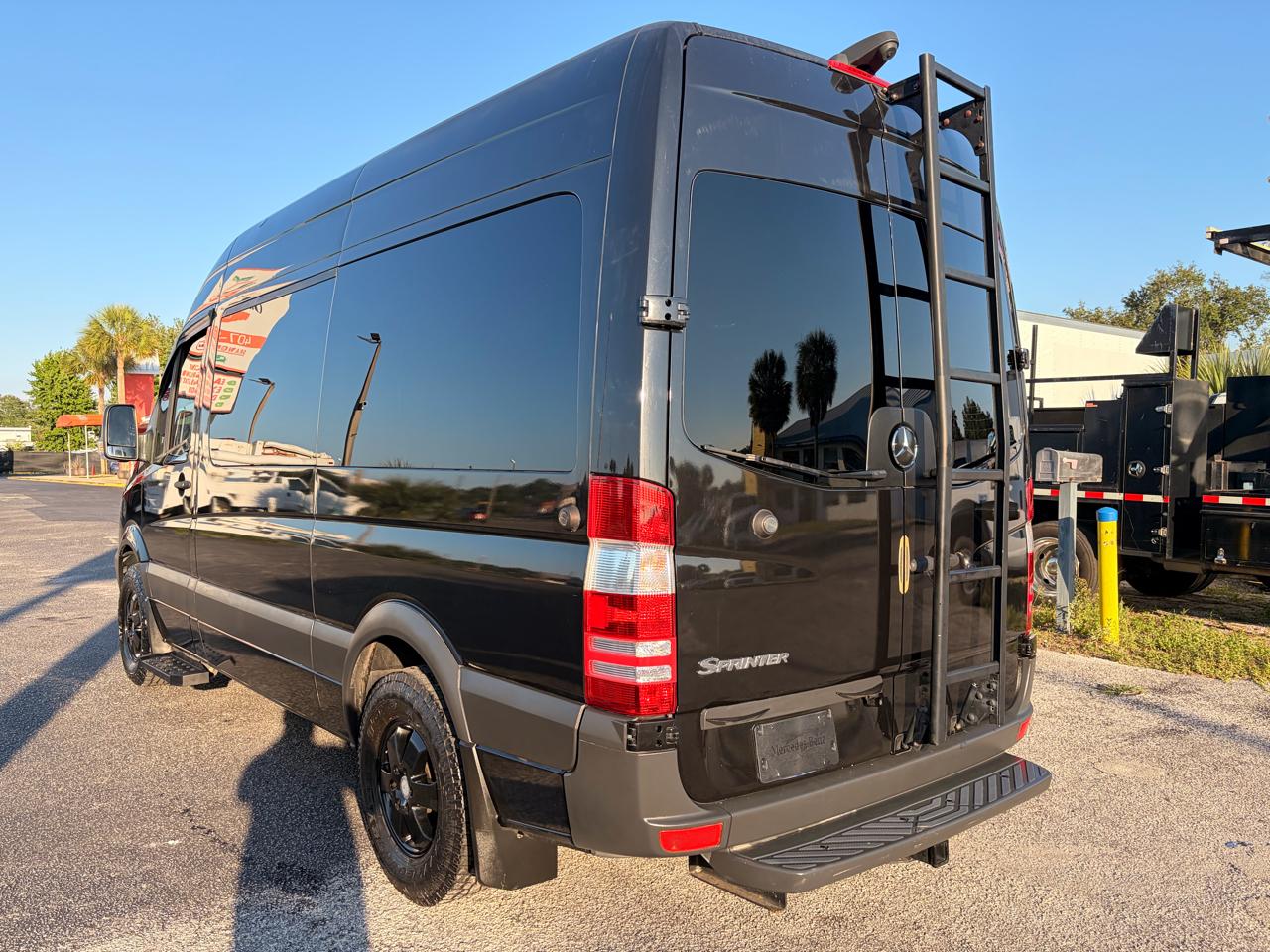 Mercedes-Benz Sprinter 2500 Passenger Van 144-in. WB 2018