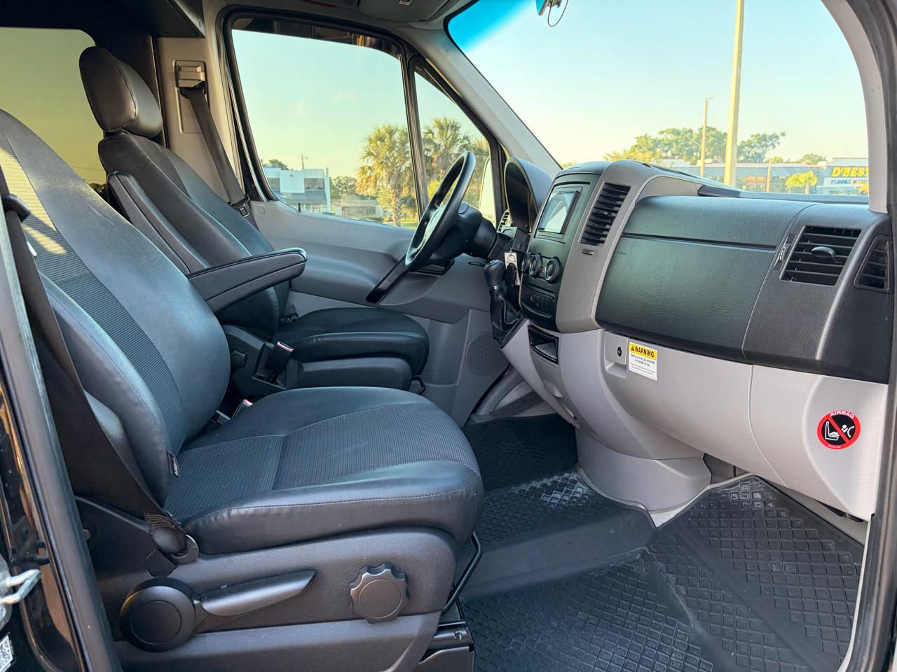 Mercedes-Benz Sprinter 2500 Passenger Van 144-in. WB 2018