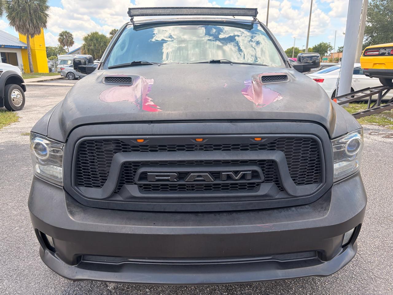RAM 1500 2WD Quad Cab 140.5" Sport 2017