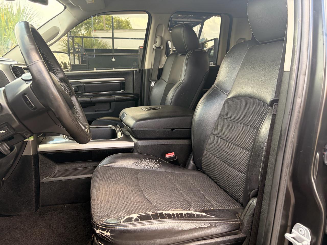 RAM 1500 2WD Quad Cab 140.5" Sport 2017