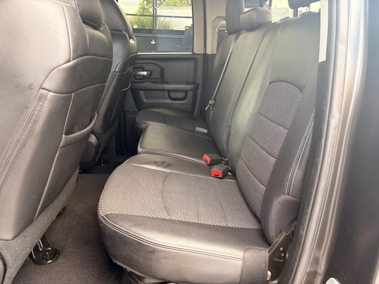 RAM 1500 2WD Quad Cab 140.5" Sport 2017