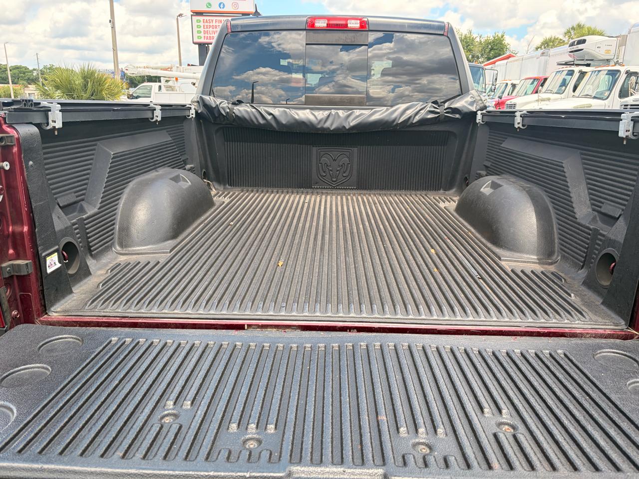 RAM 1500 2WD Quad Cab 140.5" Sport 2017