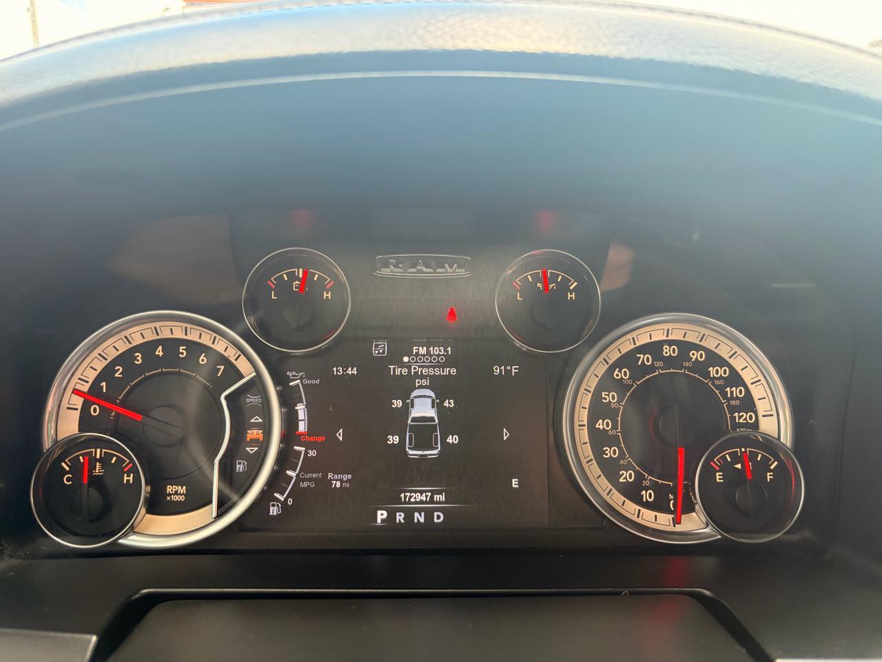 RAM 1500 2WD Quad Cab 140.5" Sport 2017
