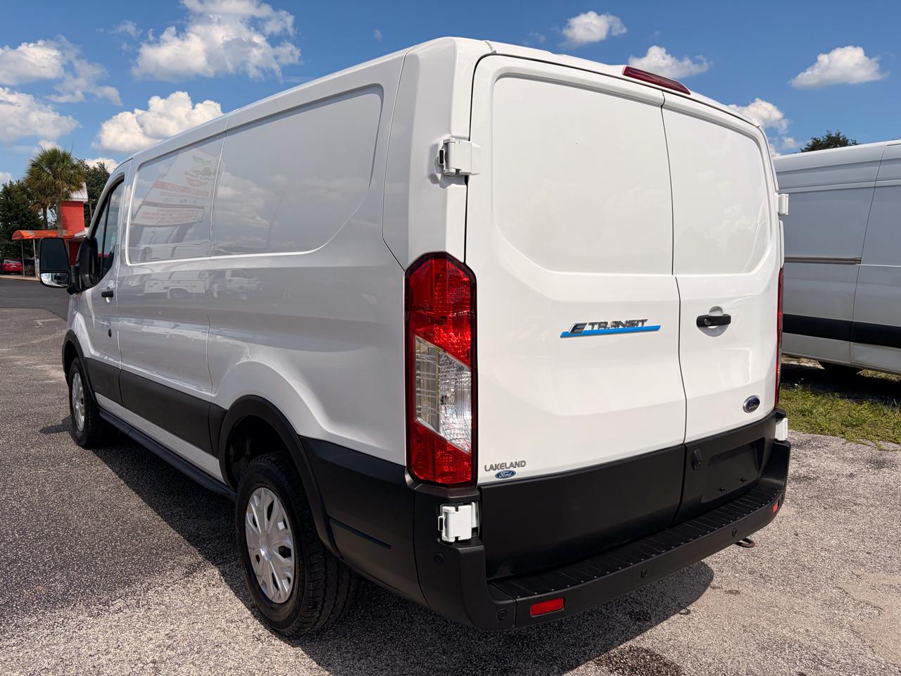 Ford Transit 350 Van Low Roof Sliding Pass. 130-in. WB 2022