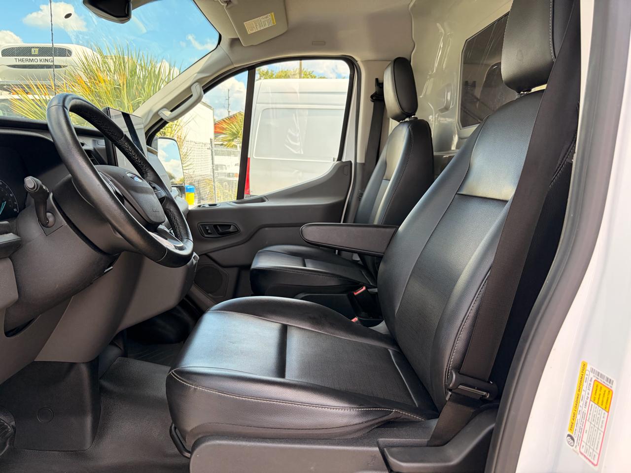 Ford Transit 350 Van Low Roof Sliding Pass. 130-in. WB 2022