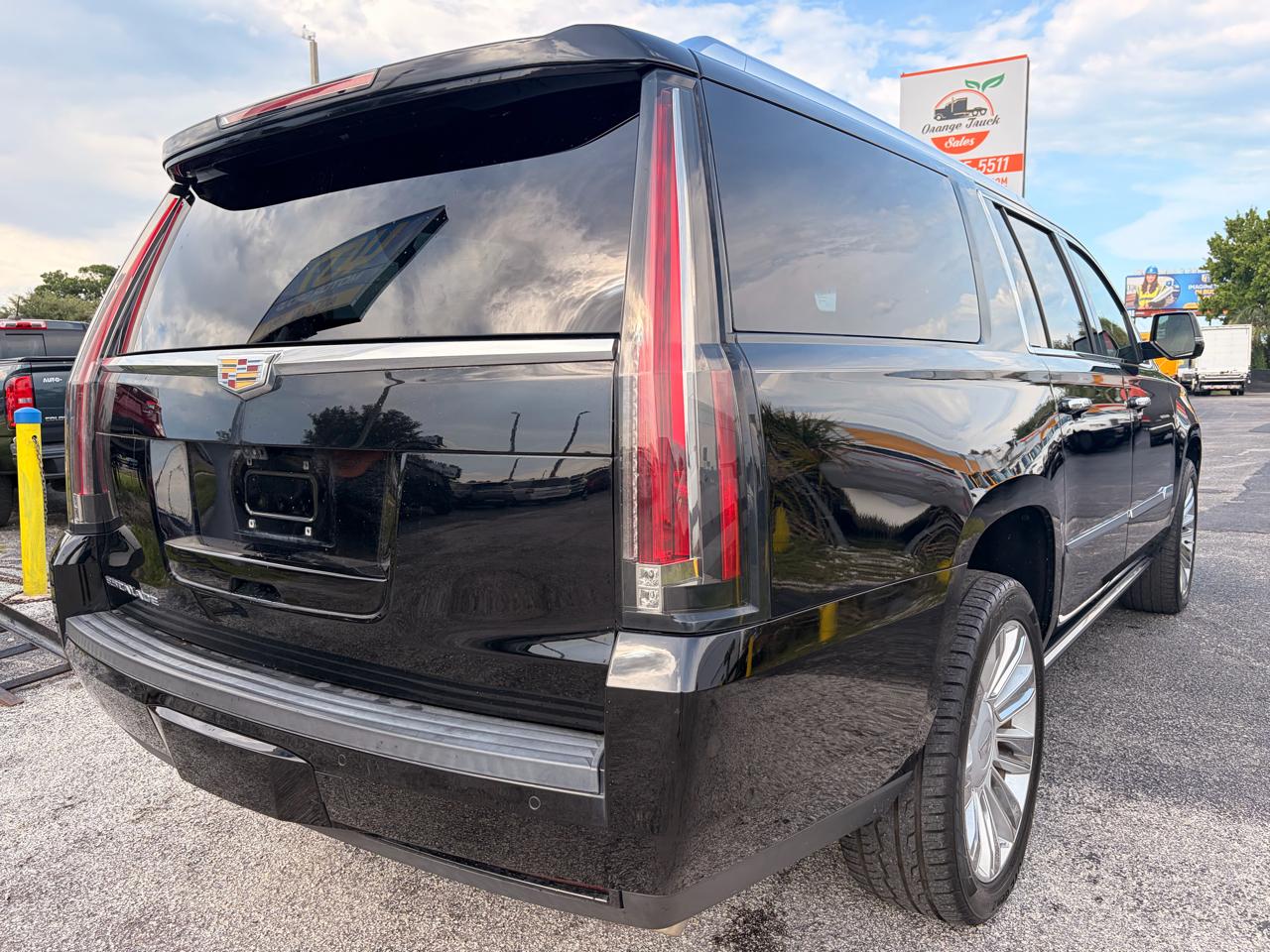 Cadillac Escalade ESV Platinum 4WD 2018