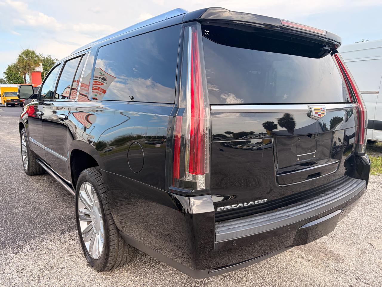 Cadillac Escalade ESV Platinum 4WD 2018