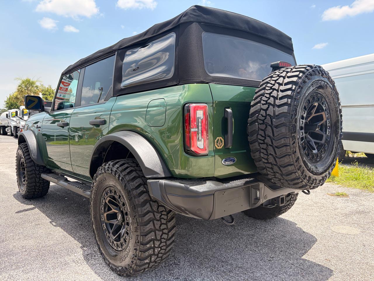 Ford Bronco Base 4-Door w/Advanced 2022
