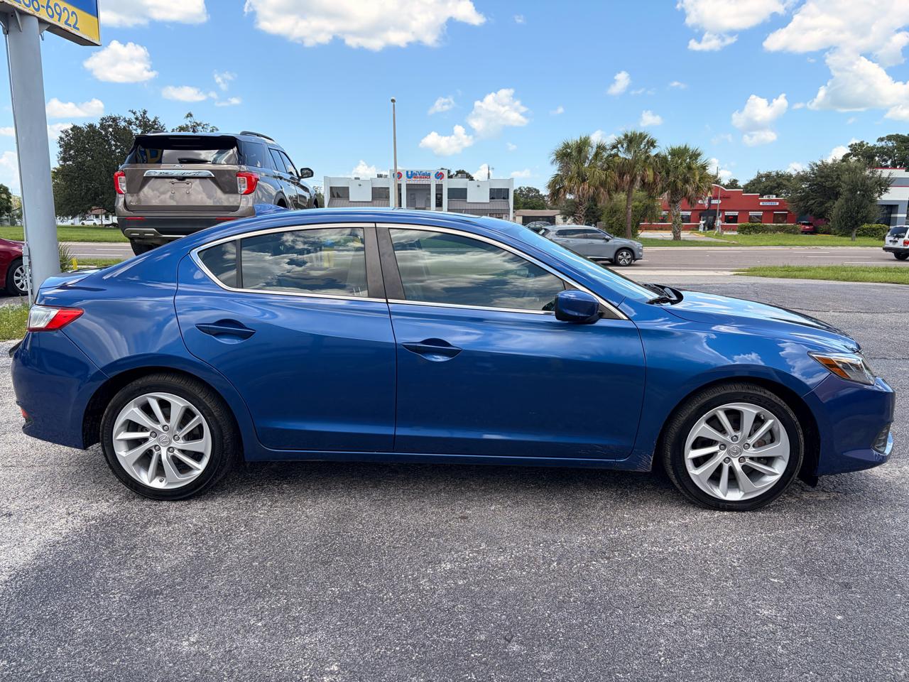 Acura ILX 8-Spd AT w/ AcuraWatch Plus Package 2017