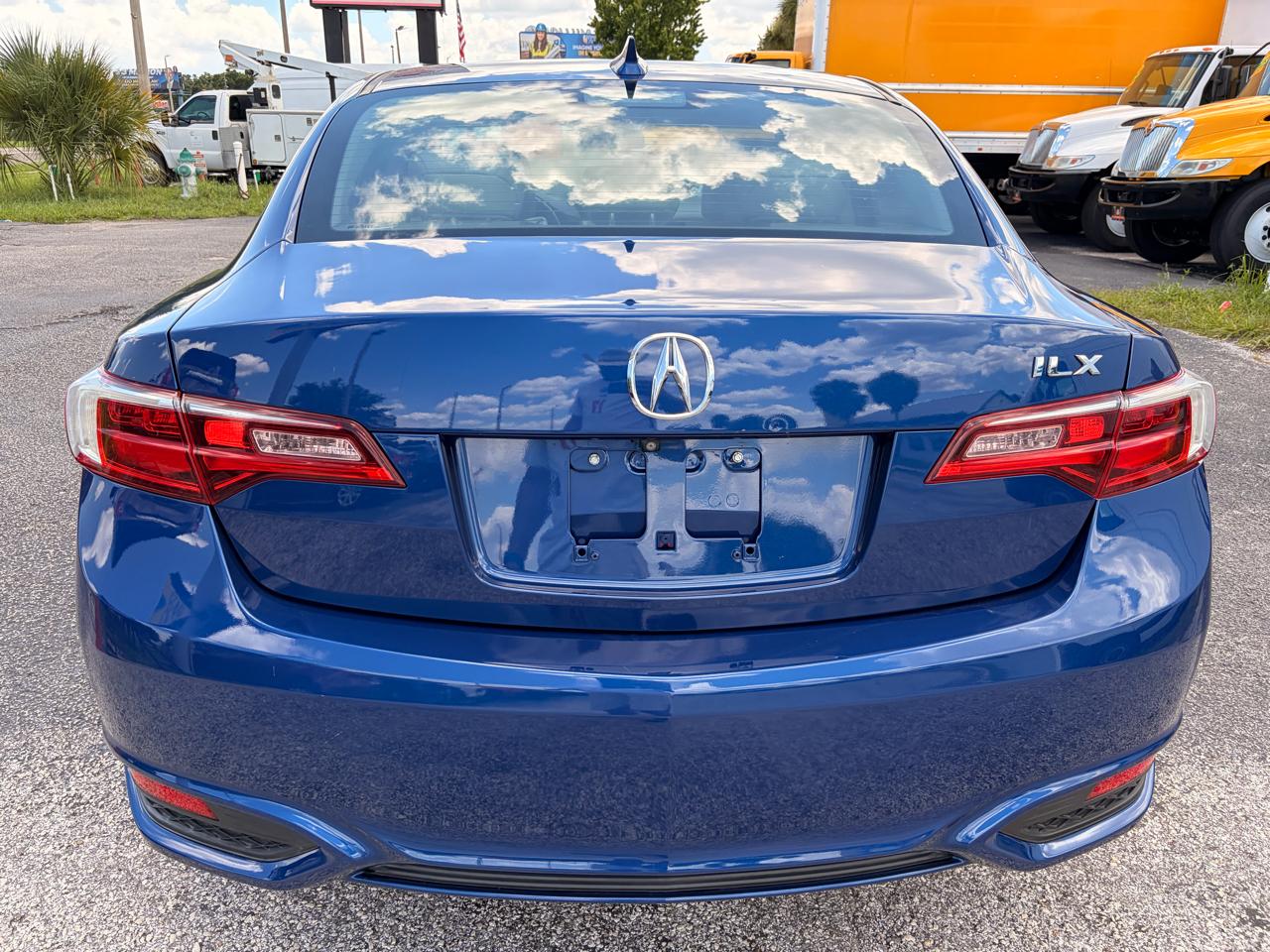 Acura ILX 8-Spd AT w/ AcuraWatch Plus Package 2017