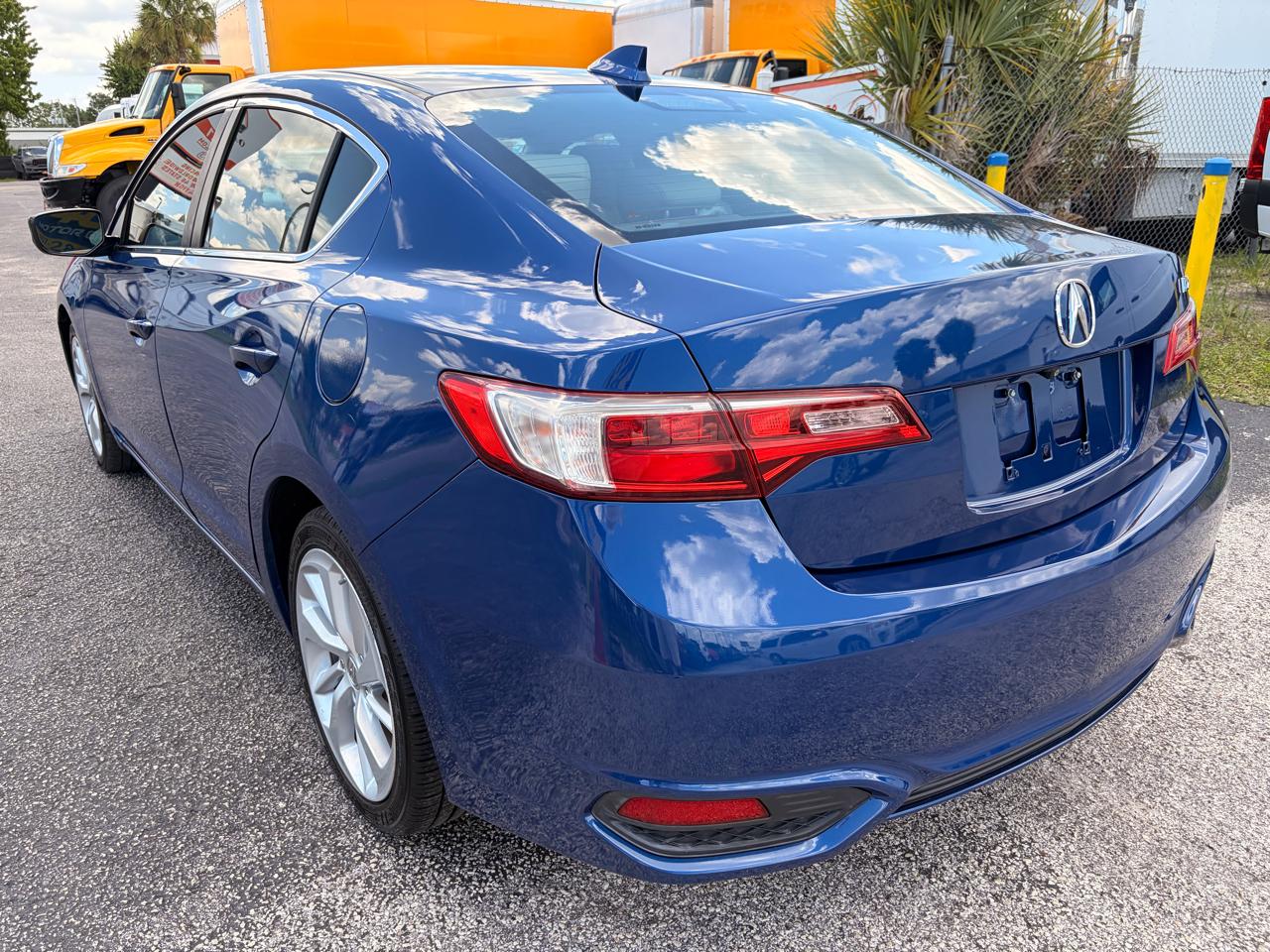 Acura ILX 8-Spd AT w/ AcuraWatch Plus Package 2017