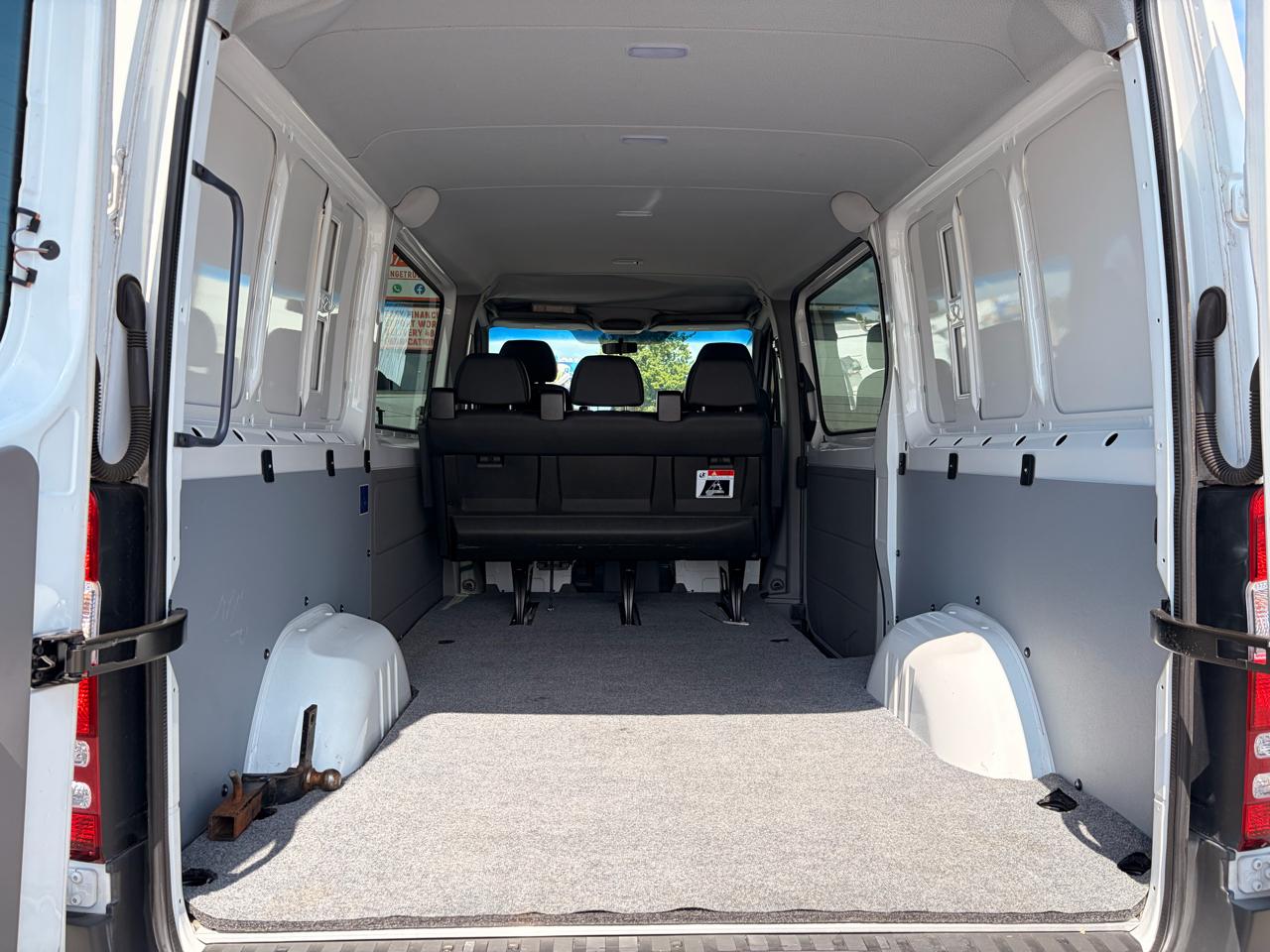 Mercedes-Benz Sprinter 2500 Passenger Van High Roof 144-in. WB 2015