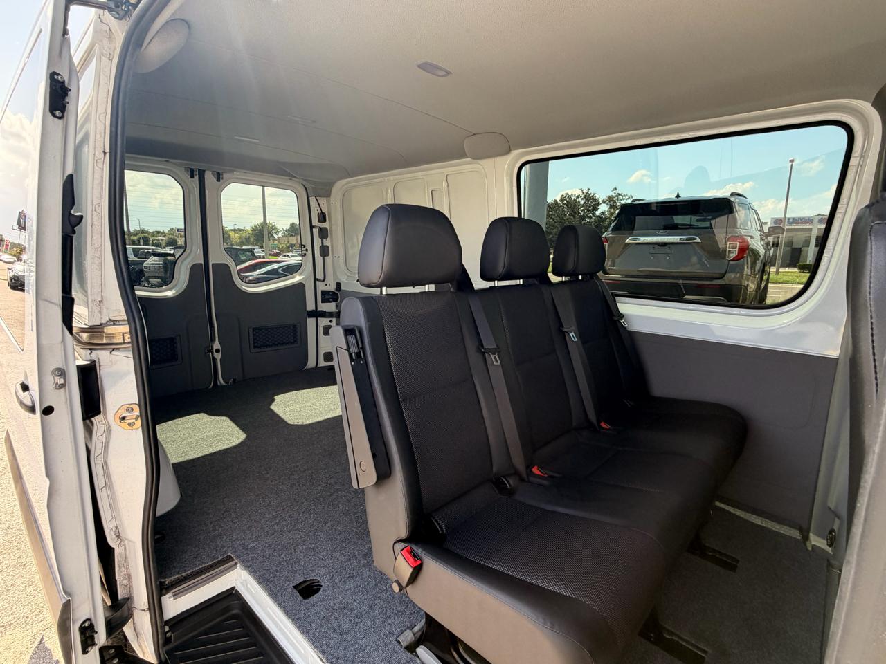 Mercedes-Benz Sprinter 2500 Passenger Van High Roof 144-in. WB 2015