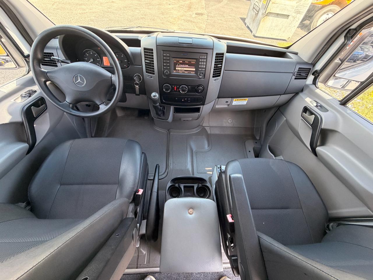 Mercedes-Benz Sprinter 2500 Passenger Van High Roof 144-in. WB 2015