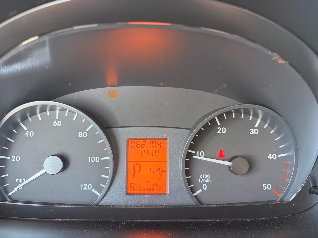 Mercedes-Benz Sprinter 2500 Passenger Van High Roof 144-in. WB 2015