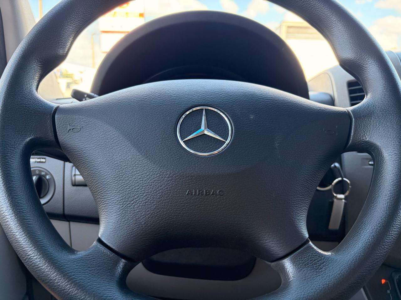 Mercedes-Benz Sprinter 2500 Passenger Van High Roof 144-in. WB 2015