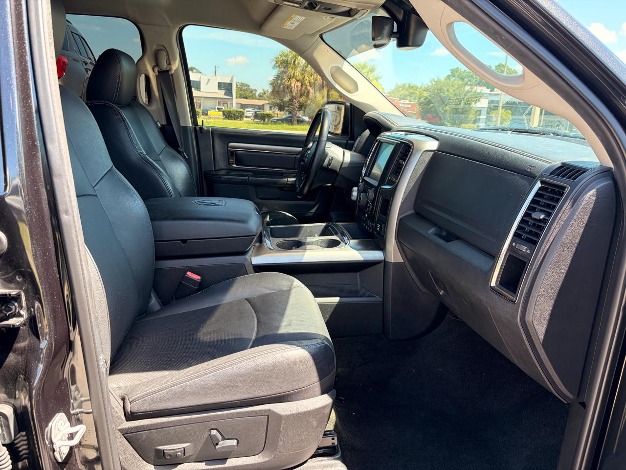 RAM 1500 2WD Crew Cab 149" Sport 2017